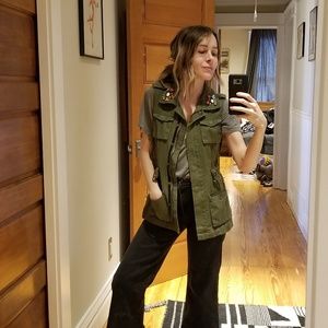 GREEN VEST JEWELED XS